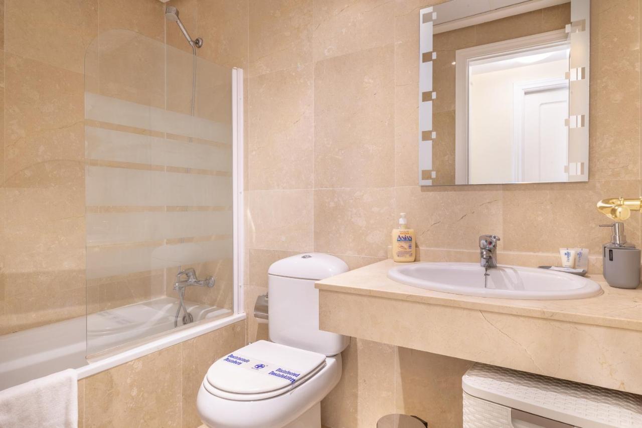 2261-Superb Apt On The Beach, On Duquesa Harbour Manilva Kültér fotó