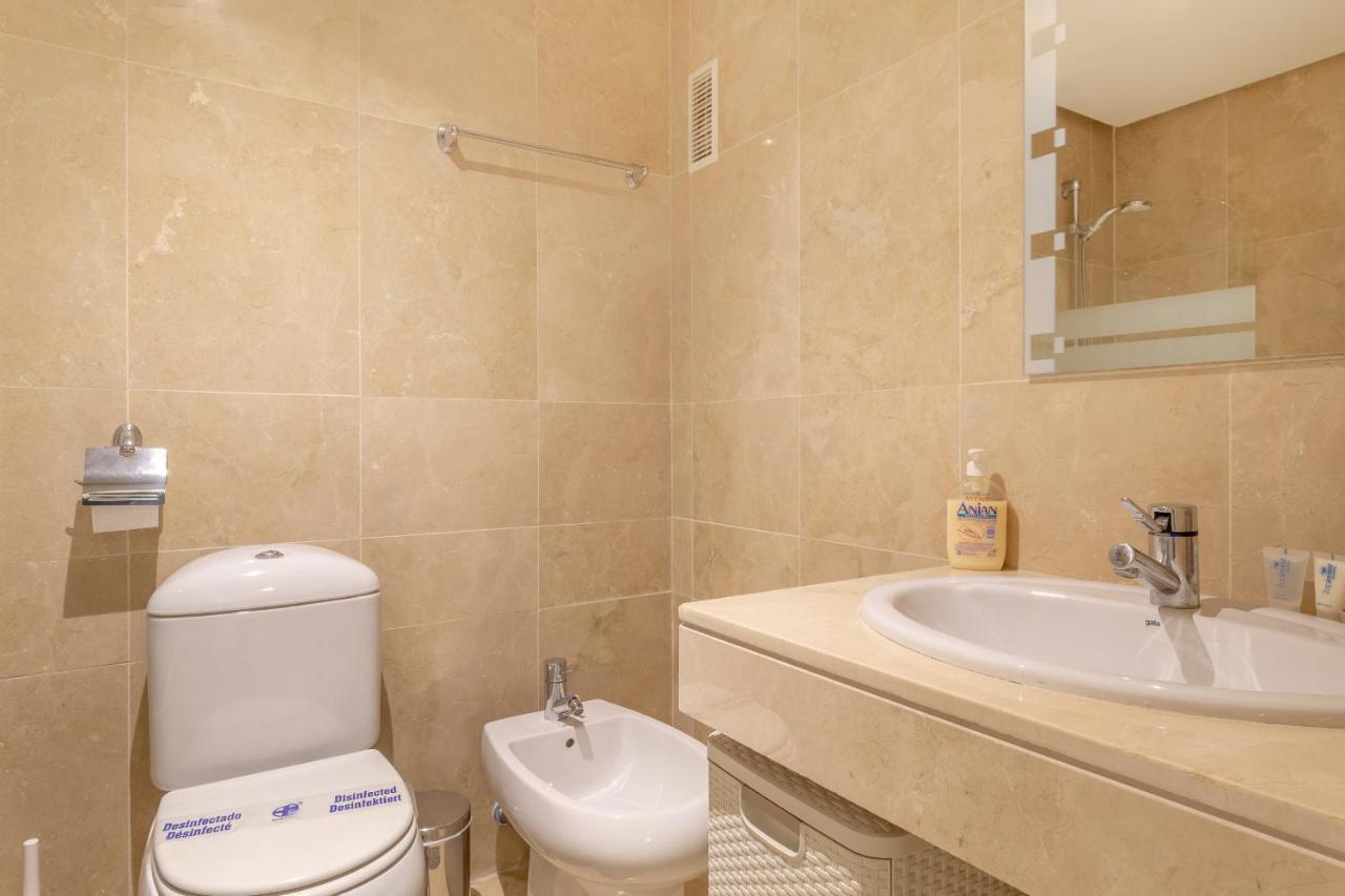 2261-Superb Apt On The Beach, On Duquesa Harbour Manilva Kültér fotó