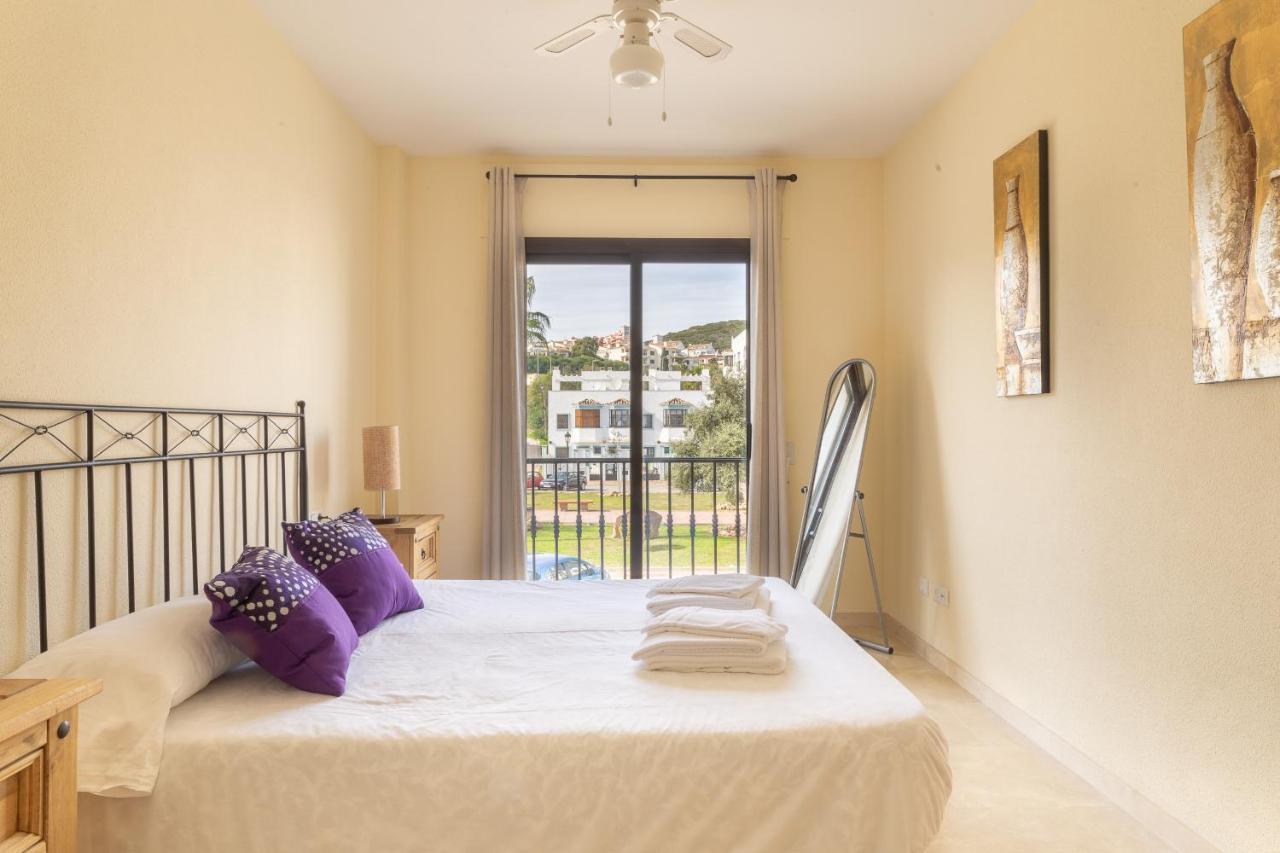 2261-Superb Apt On The Beach, On Duquesa Harbour Manilva Kültér fotó