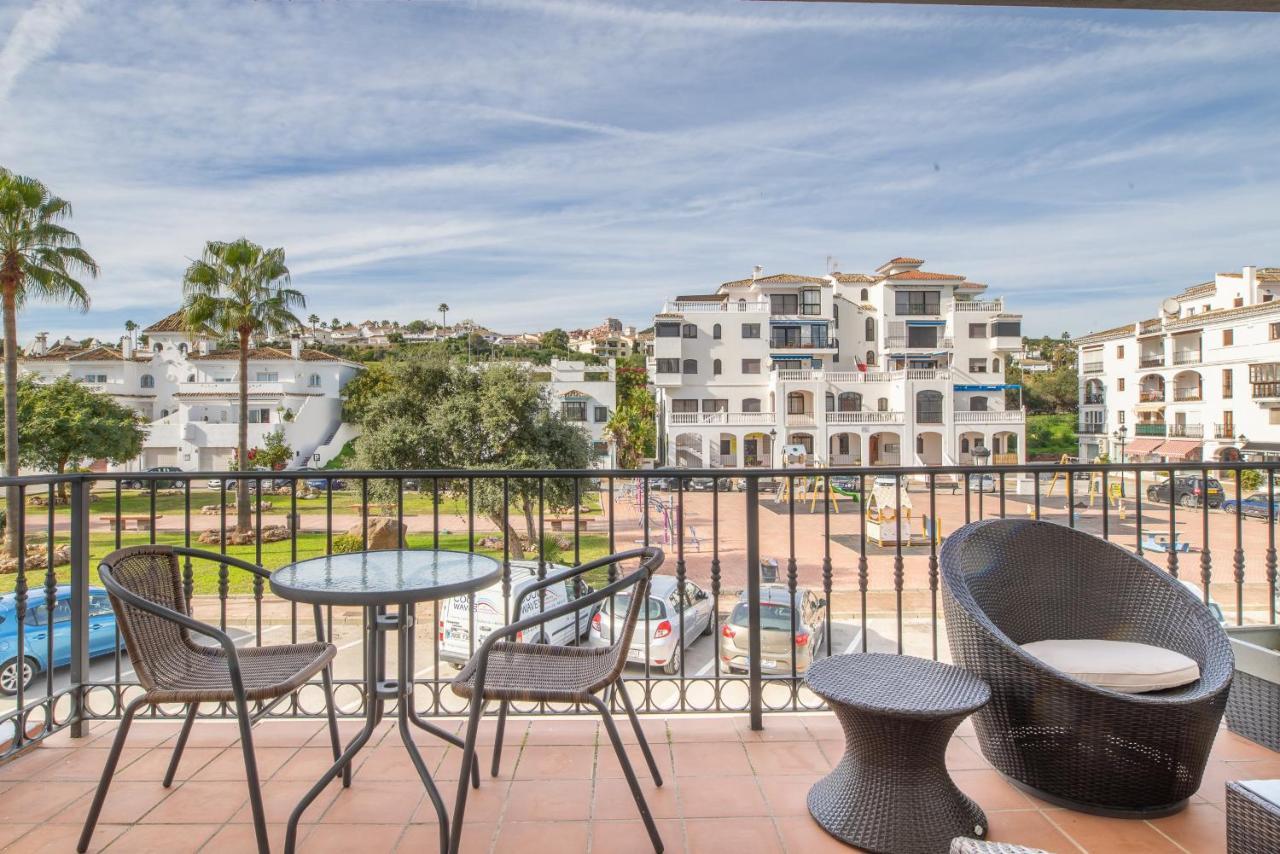 2261-Superb Apt On The Beach, On Duquesa Harbour Manilva Kültér fotó