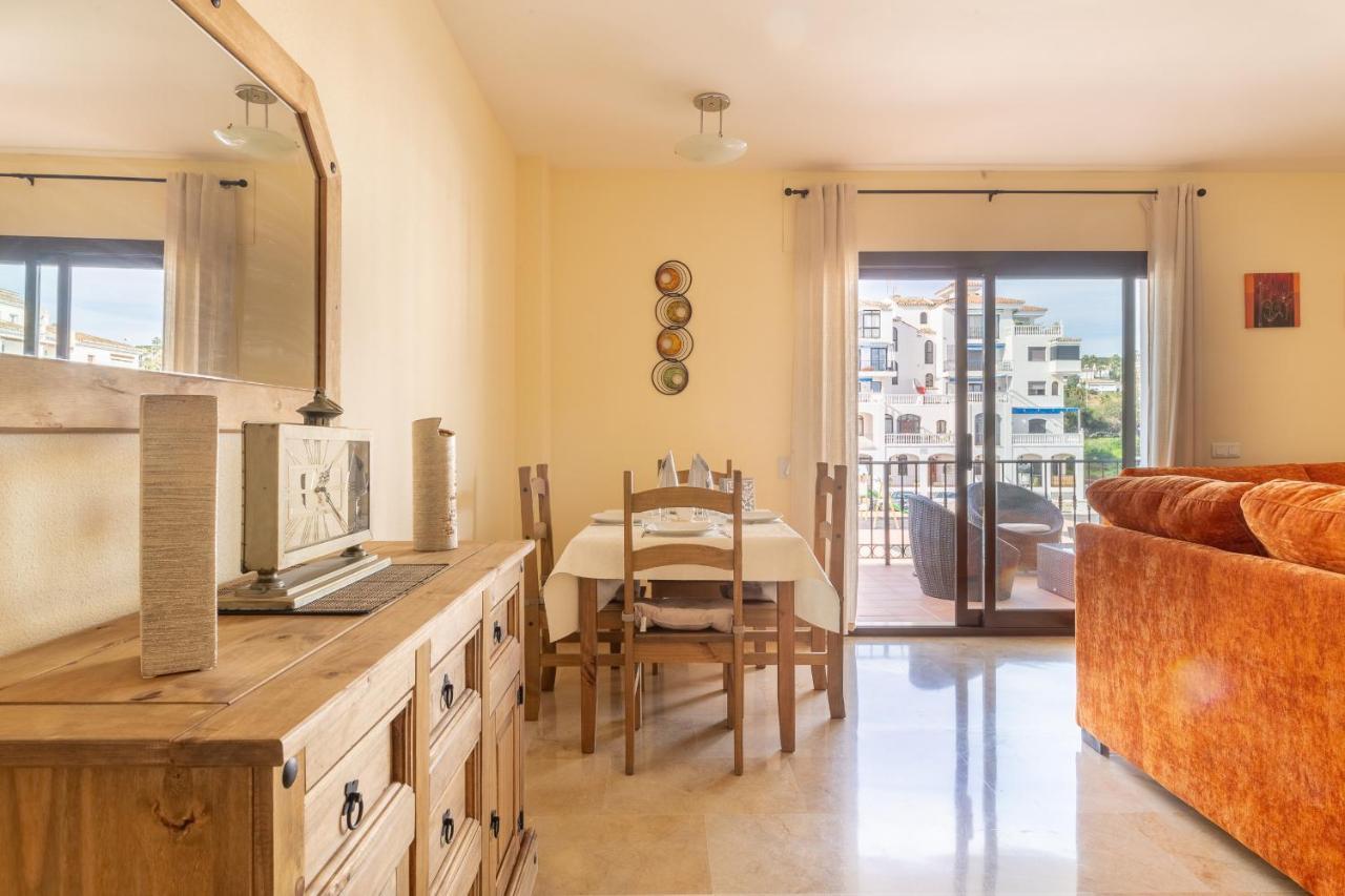 2261-Superb Apt On The Beach, On Duquesa Harbour Manilva Kültér fotó